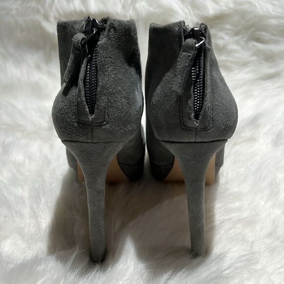 Nine West Grey Suede Vamp Peep Toe Booties Size 8.5.  B83 - Picture 6 of 9